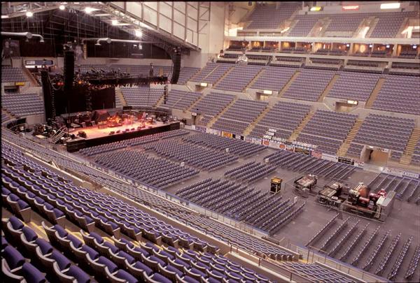 arena-empty-concert.jpg